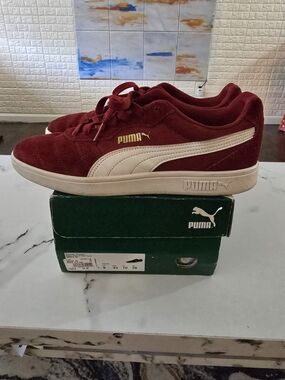 Puma Men's Suede Classic Sneakers in Burgundy